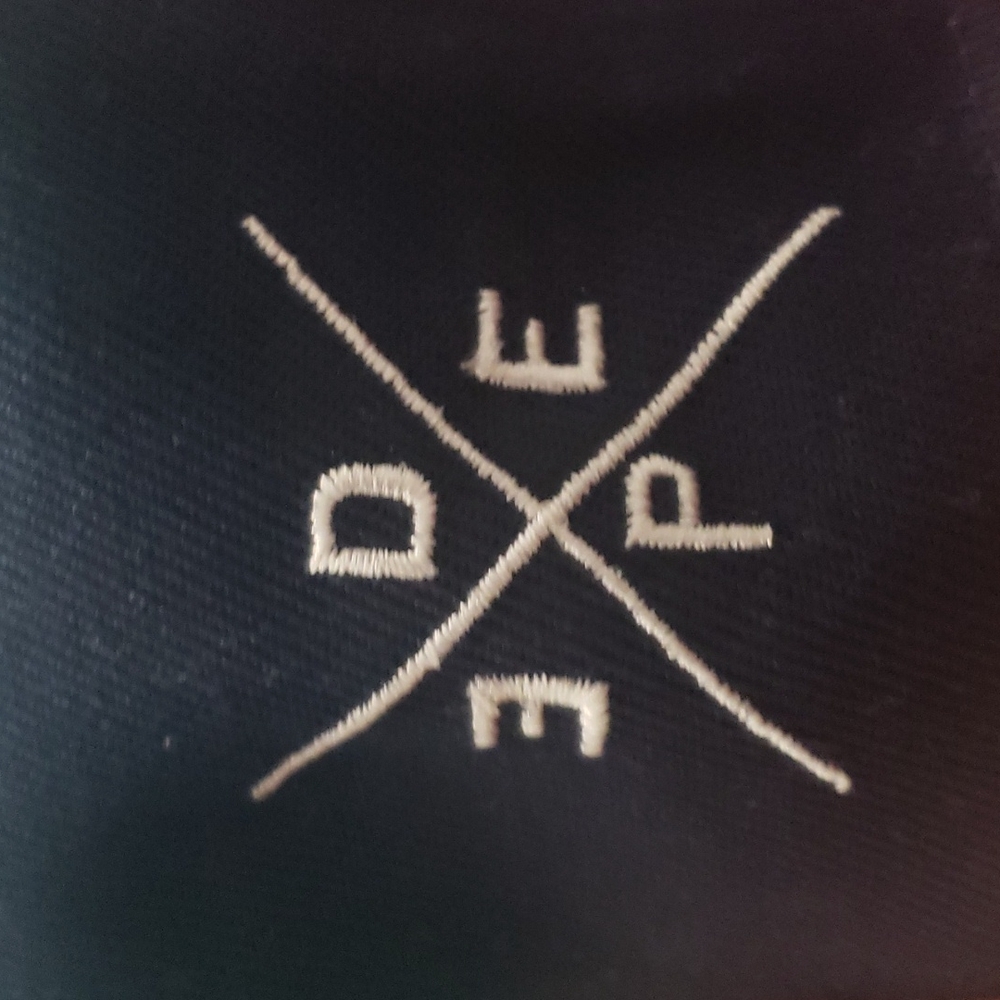 Fitted hat - Picture 2 of 4